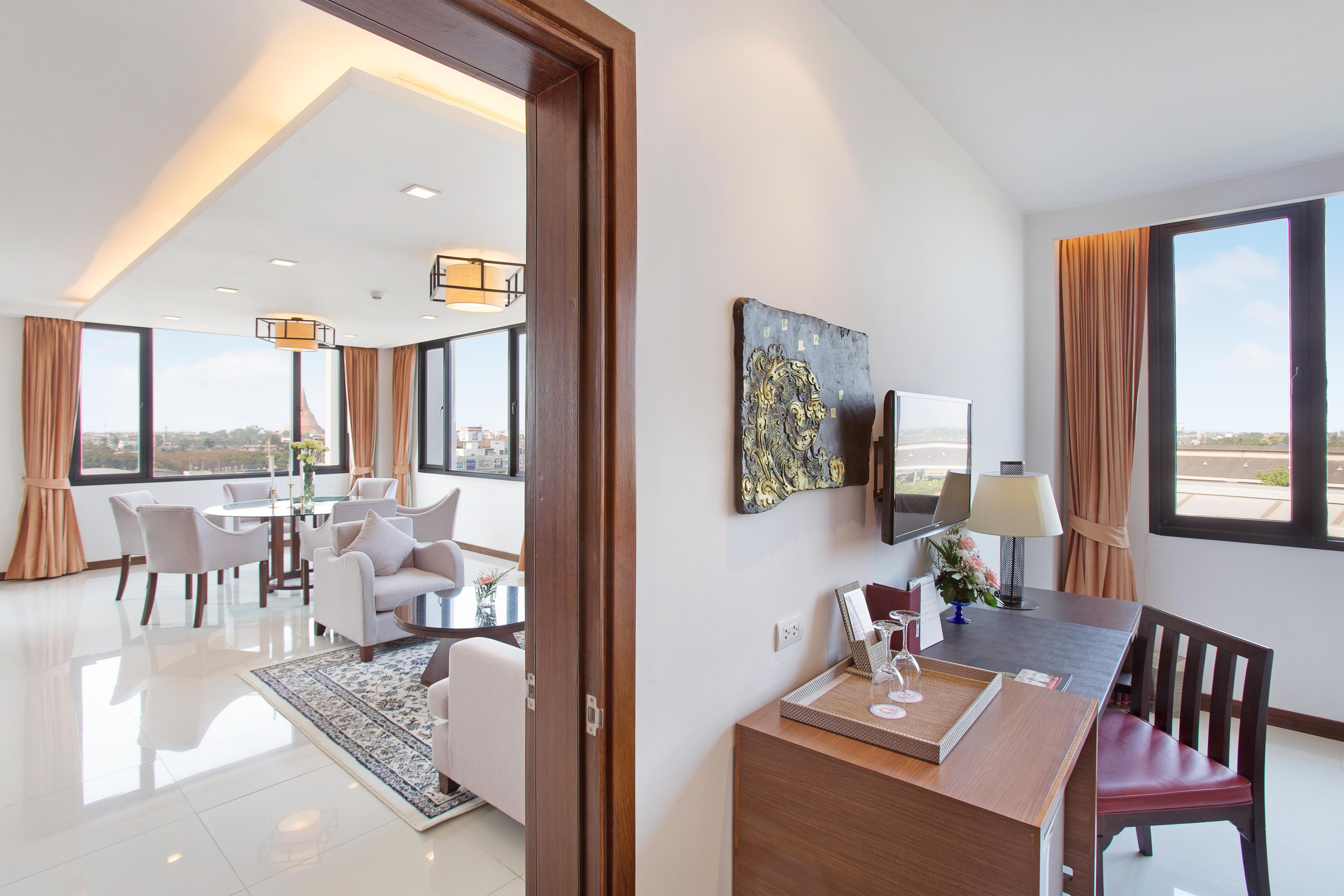 Mida Grande Hotel Dhavaravati Nakhon Pathom - Sha Plus Esterno foto